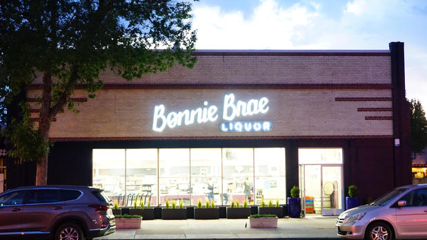 Images Bonnie Brae Liquor