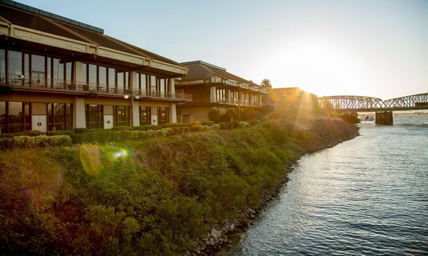 Images Holiday Inn Portland - Columbia Riverfront by IHG