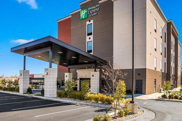 Images Holiday Inn Express & Suites Tulsa East - Catoosa by IHG
