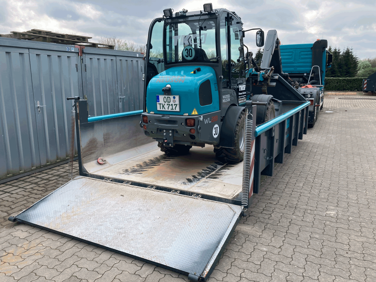 Thomas Käselau Containerdienst, Schloßstr. 55 in Tremsbüttel