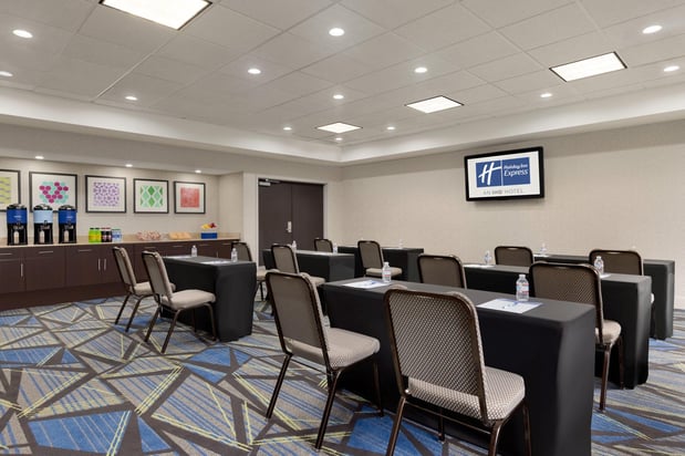 Images Holiday Inn Express & Suites Opelika Auburn by IHG