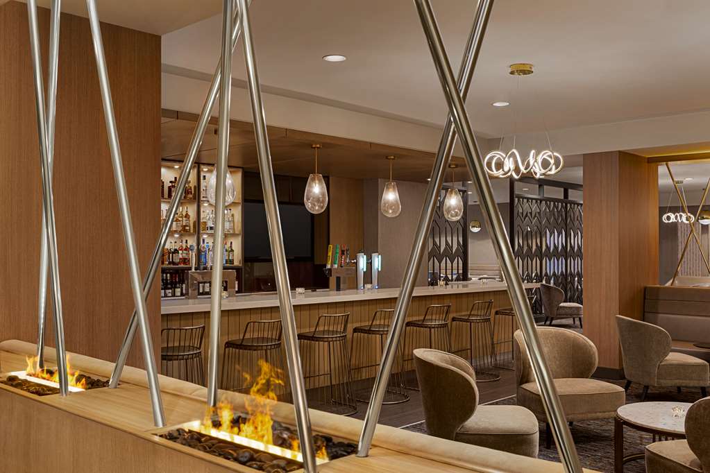 Images DoubleTree by Hilton Pointe Claire Montreal Airport West
