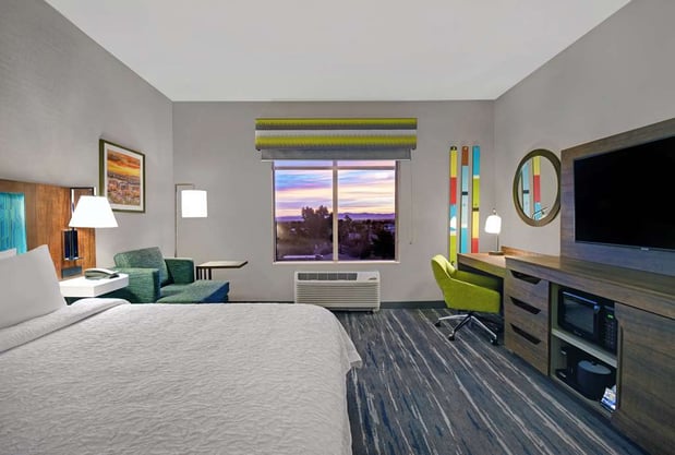 Images Hampton Inn Las Vegas Strip South