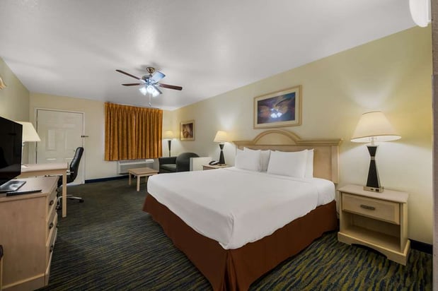 Images SureStay by Best Western Falfurrias