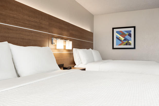 Images Holiday Inn Express & Suites Anniston/Oxford, an IHG Hotel