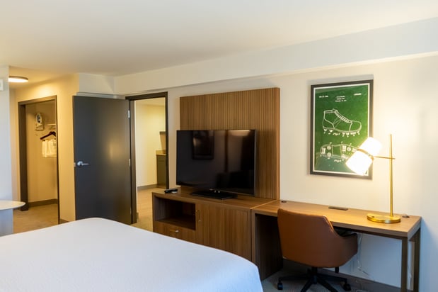 Images Holiday Inn Nashville-Vanderbilt (Dwtn) by IHG