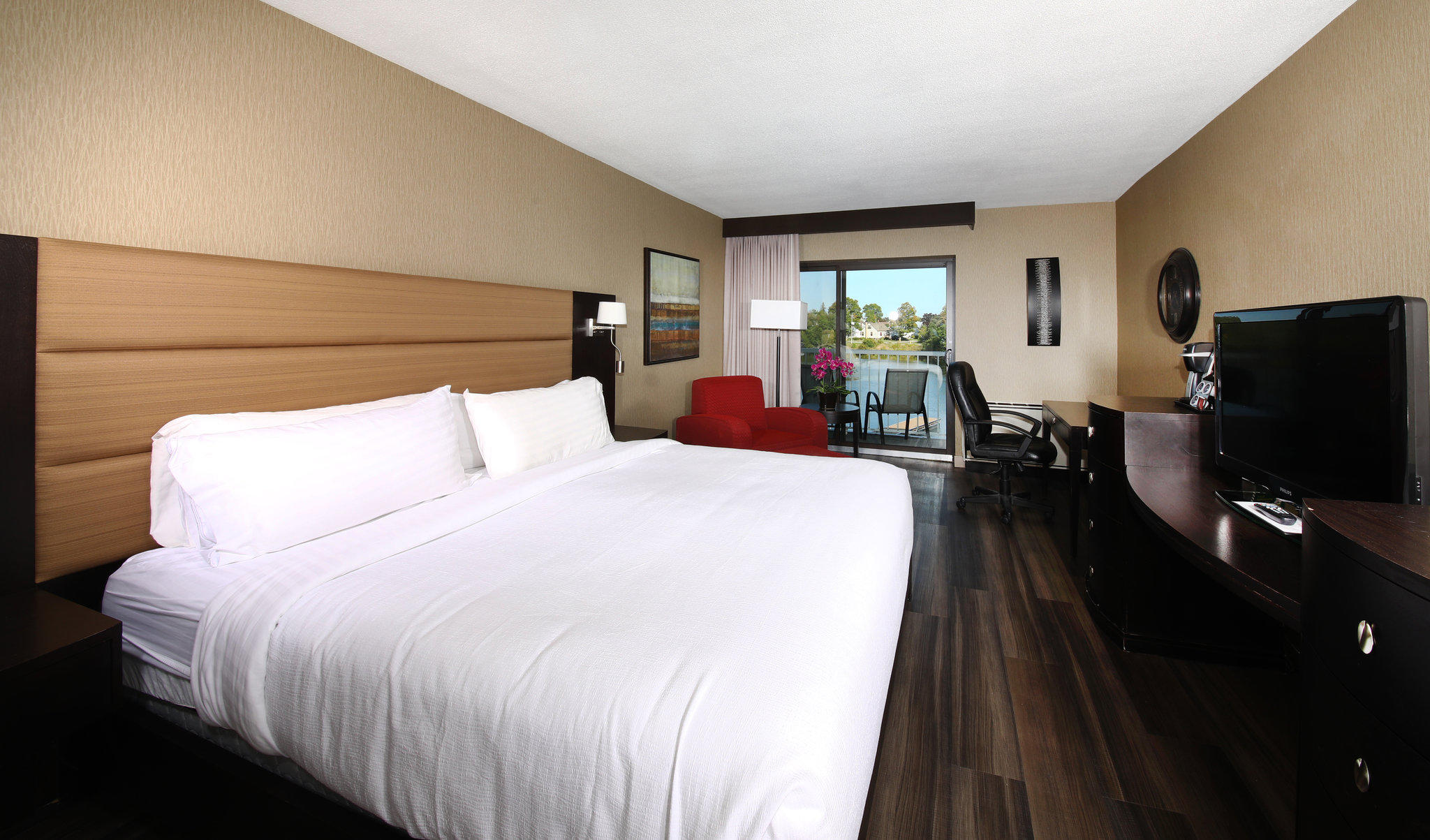 Images Holiday Inn Peterborough-Waterfront, an IHG Hotel