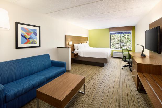 Images Holiday Inn Express & Suites Atlanta - Tucker Northlake by IHG