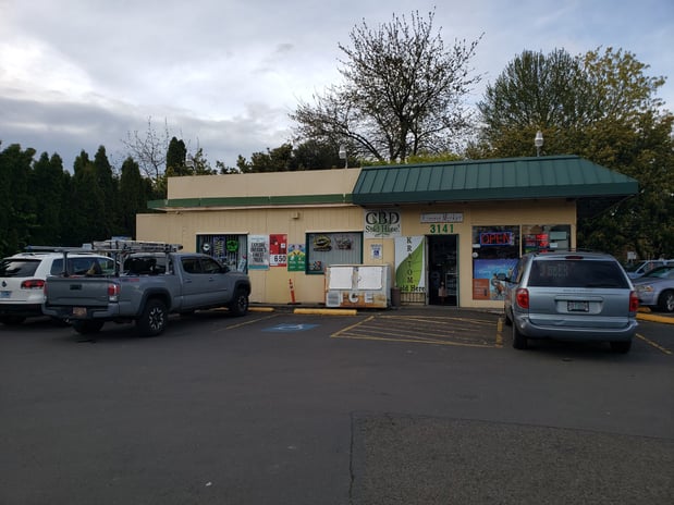 Images CoinFlip Bitcoin ATM - Kimmys Market & Smoke Shop (Milwaukie)