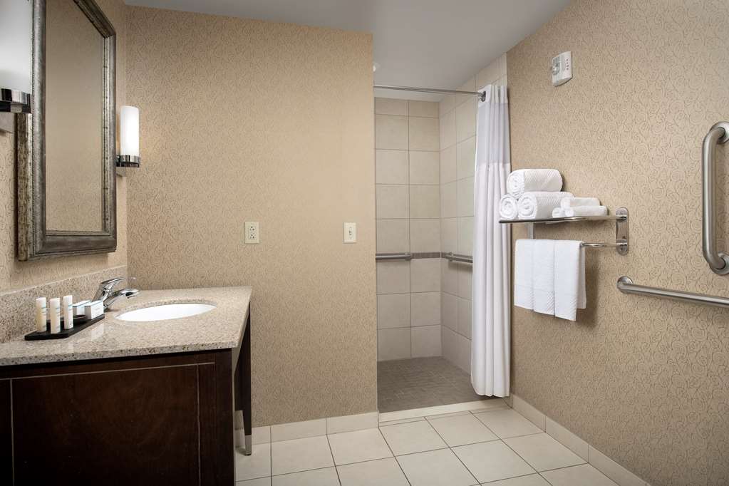 Guest room bath Embassy Suites by Hilton Birmingham Hoover Birmingham (205)985-9994