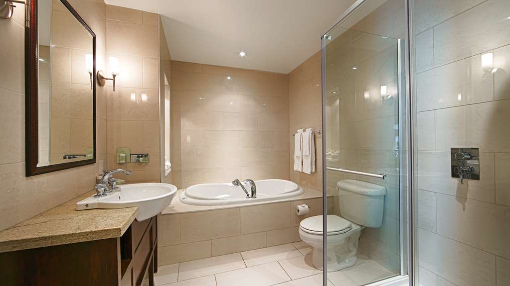 Best Western Premier Hotel Aristocrate à Quebec: Suites bathroom