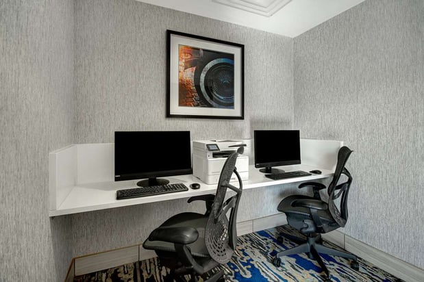 Images Hilton Garden Inn Detroit Metro Airport