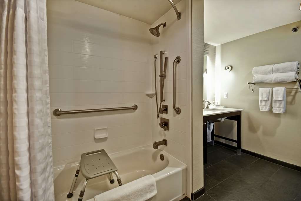 Guest room bath Homewood Suites by Hilton Dallas/Arlington South Arlington (817)465-4663