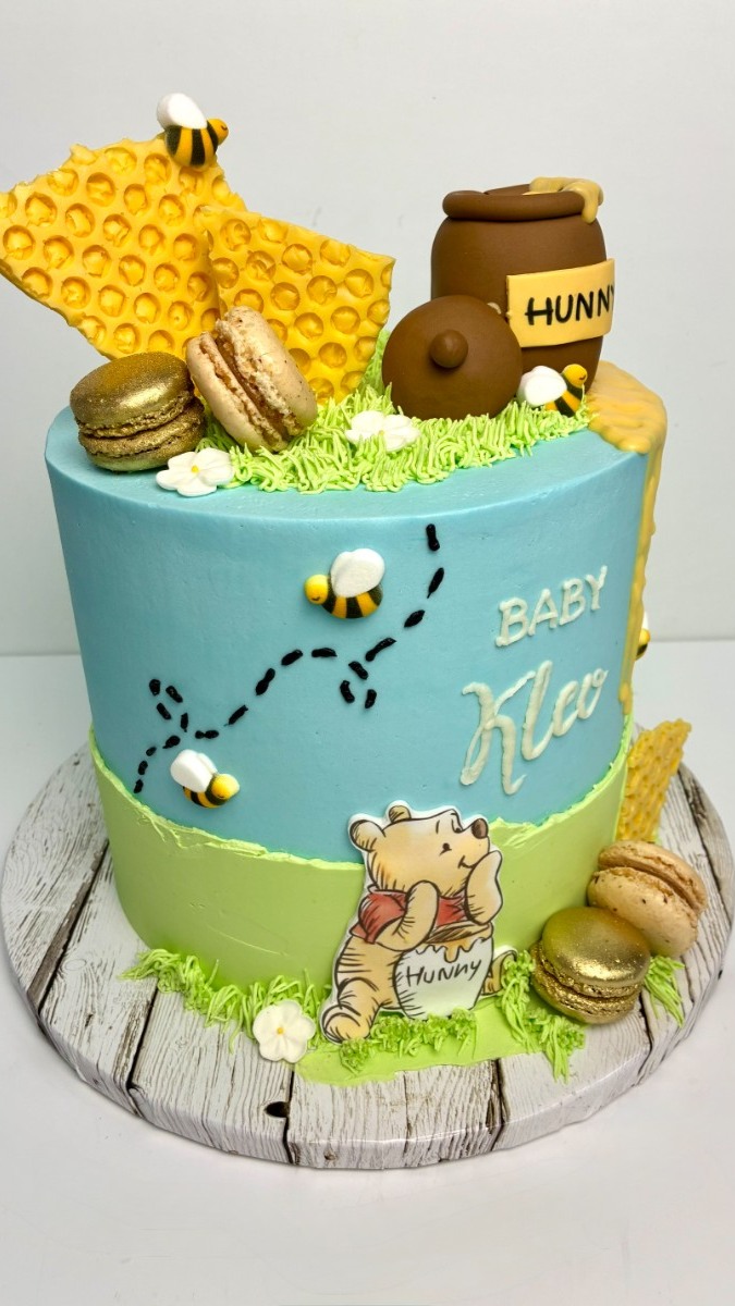 Custom baby shower cake. 