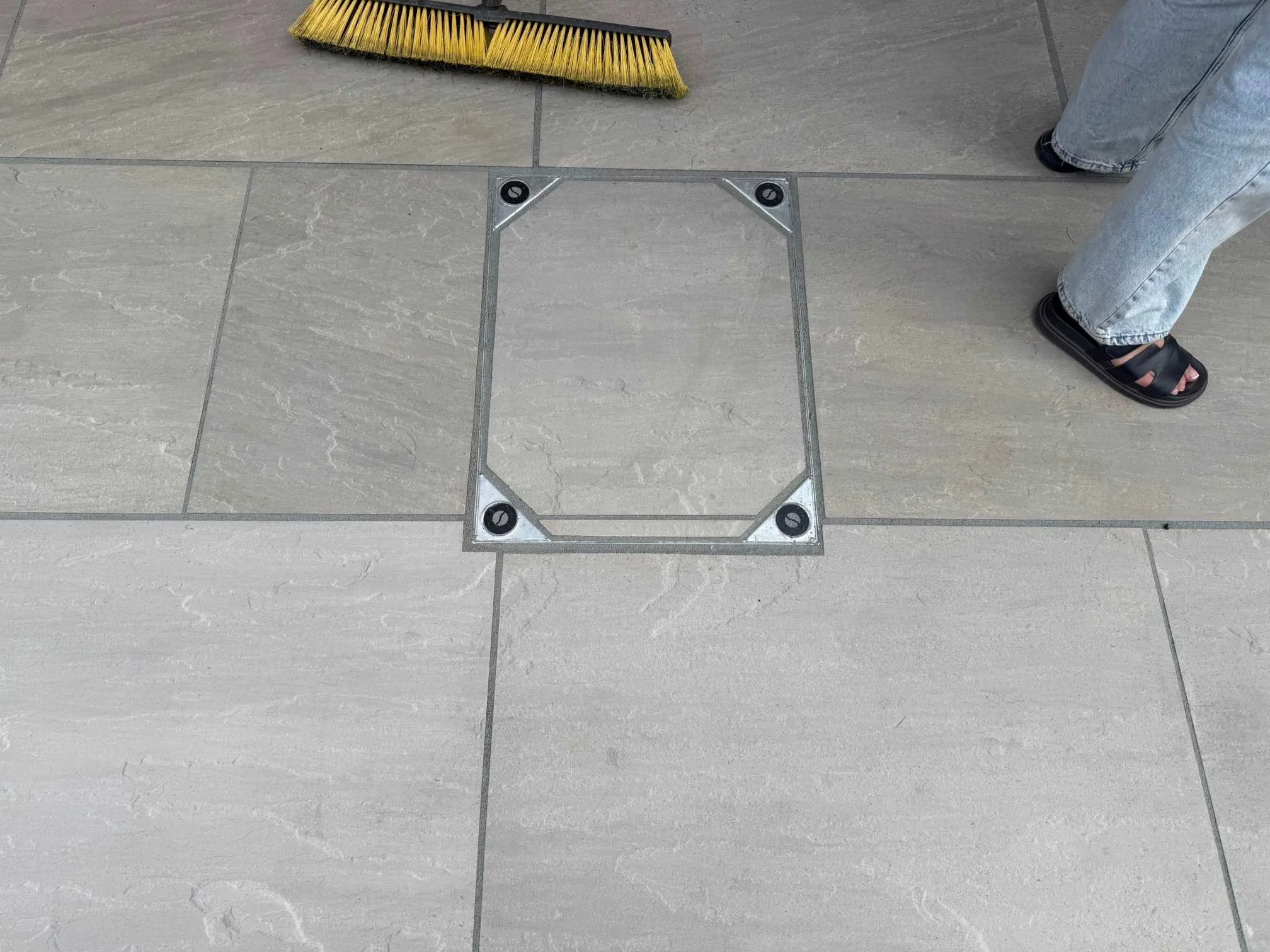 Images Dickens Heath Paving