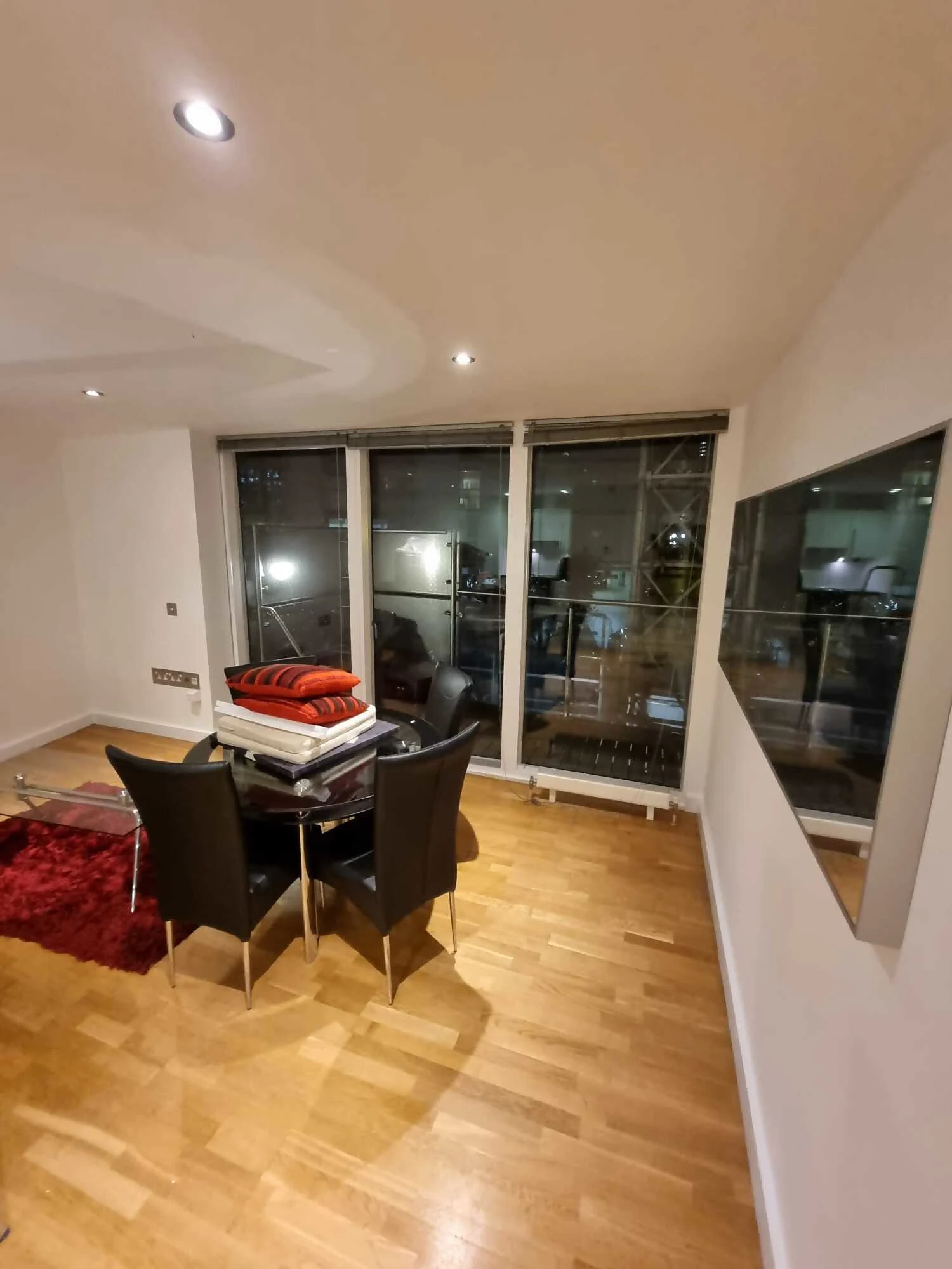 Images Ivo & Tina HK Service Ltd