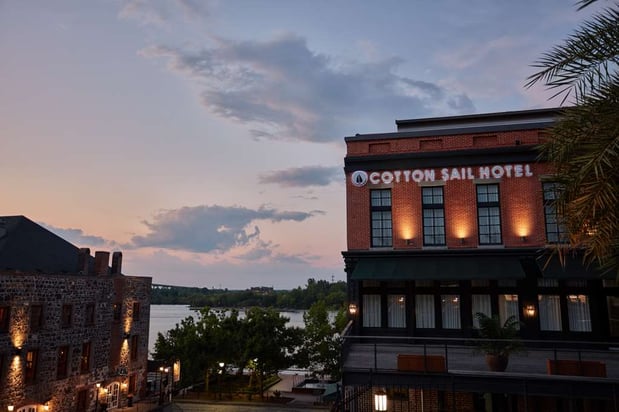 Images The Cotton Sail Hotel Savannah, Tapestry Collection by Hilton