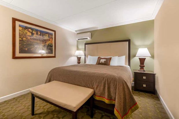 Images Best Western Plus White Bear Country Inn