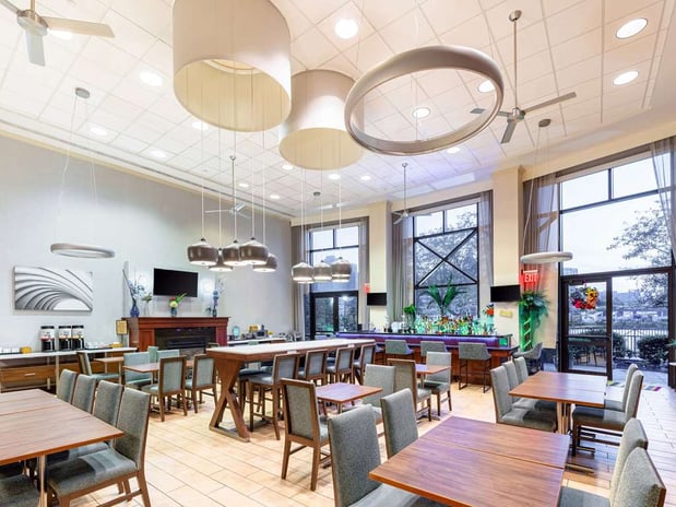 Images Hampton Inn & Suites Newark-Harrison-Riverwalk
