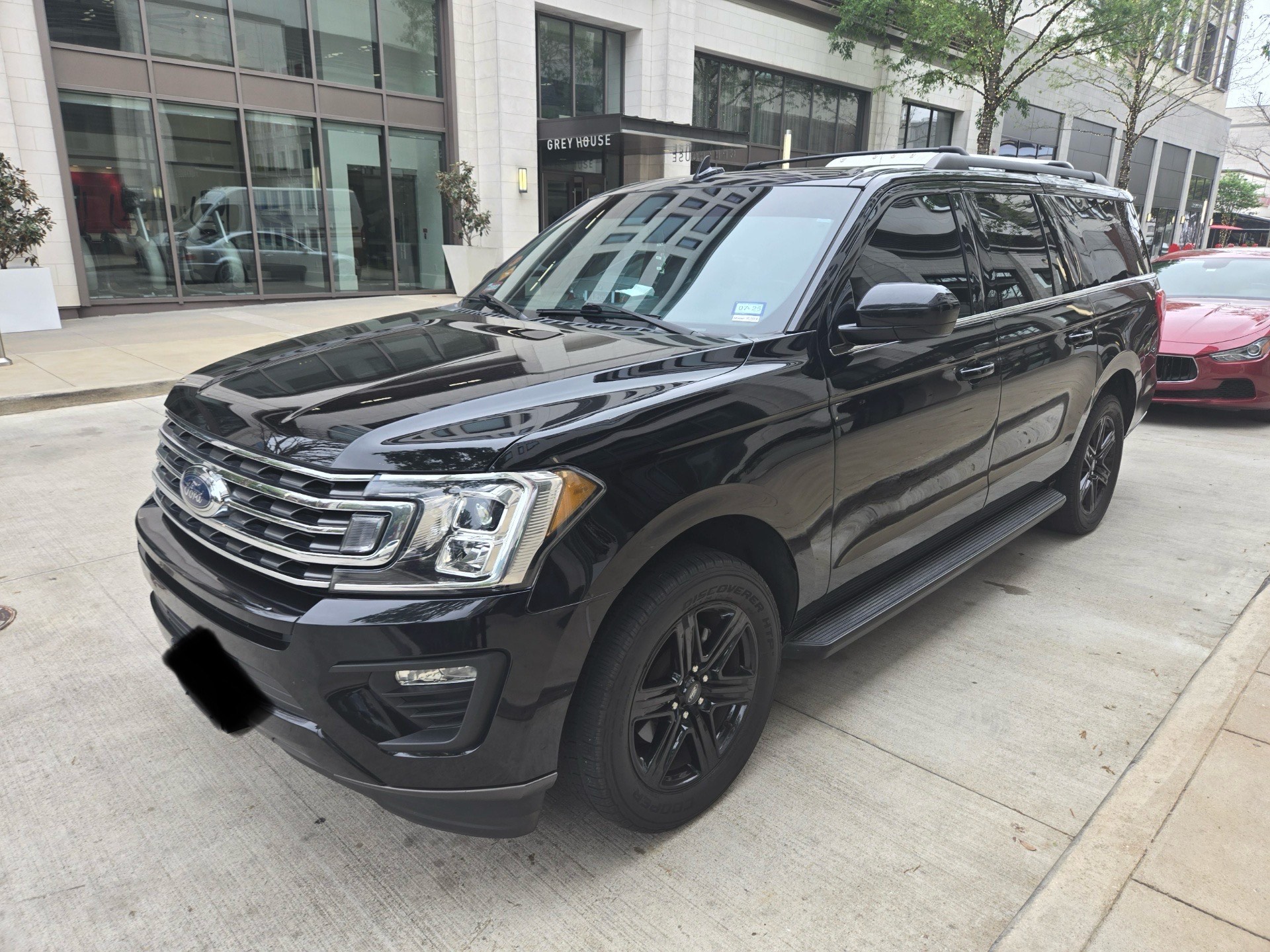 Regal Limousine &amp; Transportation Logo