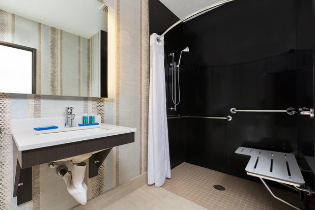 Images Holiday Inn Express & Suites Eugene Downtown - University by IHG