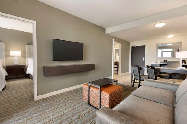 Images Embassy Suites by Hilton Greenville Downtown Riverplace