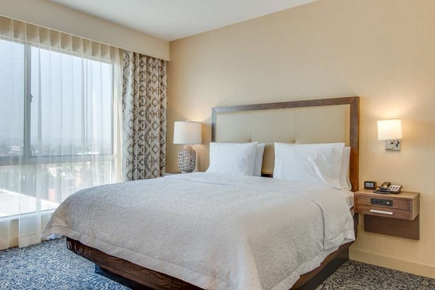 Images Hampton Inn and Suites Los Angeles - Glendale
