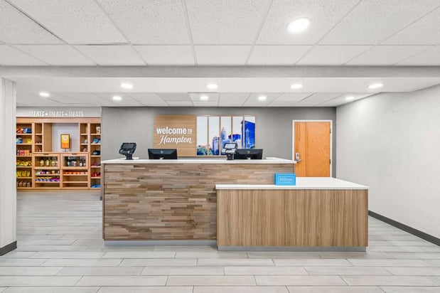 Images Hampton Inn & Suites Charlotte-Airport