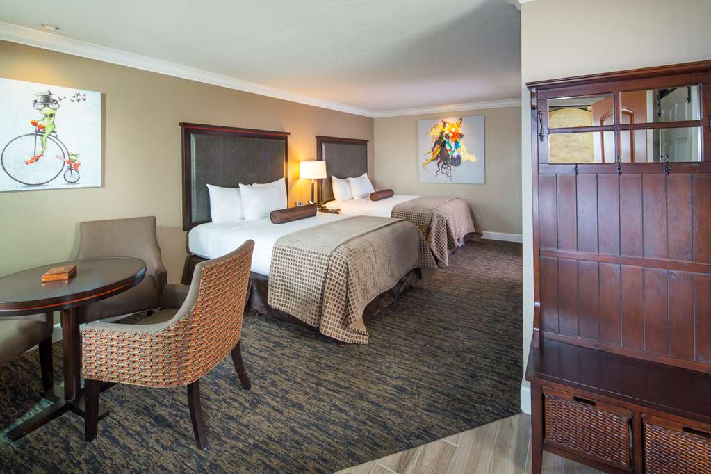 Family Suite Bedroom Best Western Plus Humboldt Bay Inn Eureka (707)443-2234