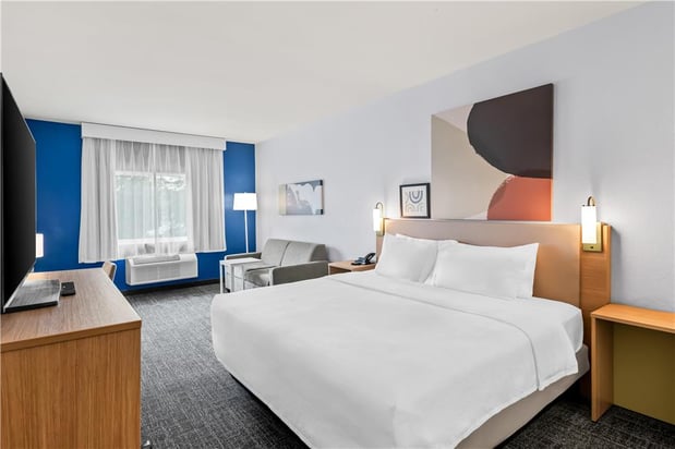 Images Spark by Hilton Duluth