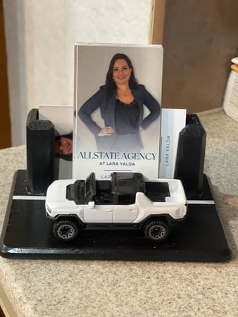Images Lara Yalda: Allstate Insurance