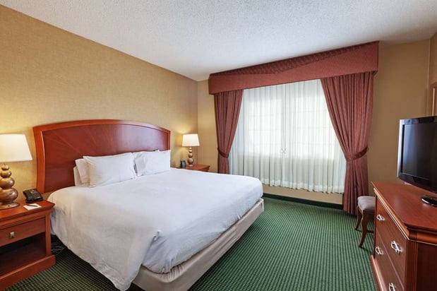 Images Embassy Suites by Hilton Greensboro Airport