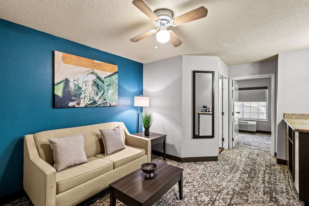 BW FortWayne IN DoubleQueenSuite