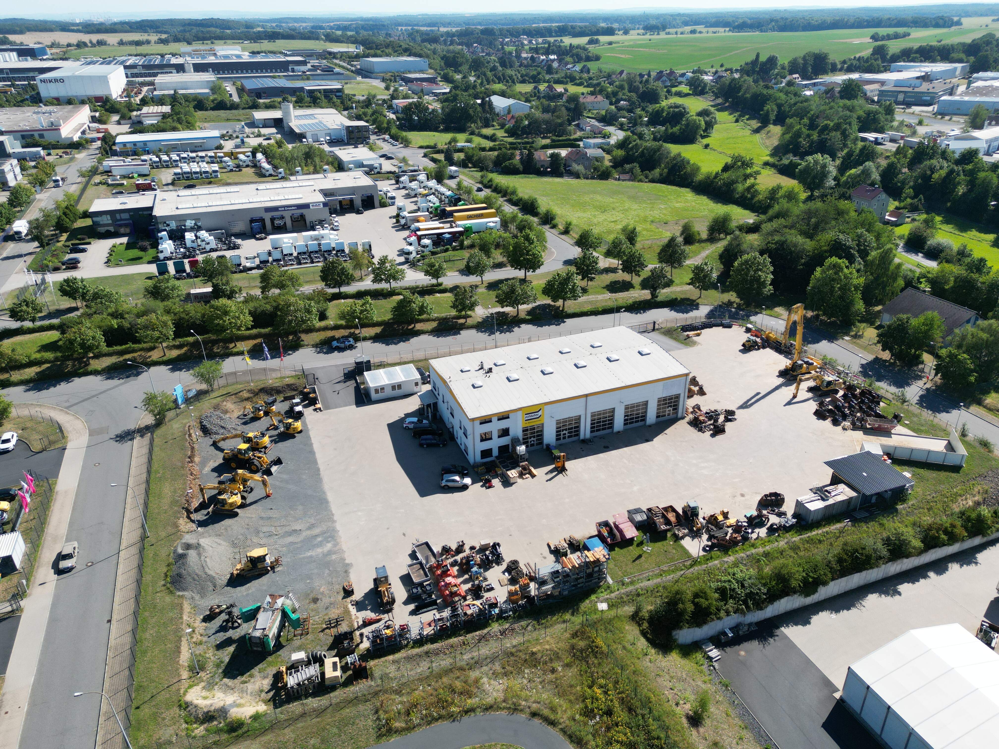 Schlüter Baumaschinen Halle GmbH, Sachsenallee 4 in Radeburg