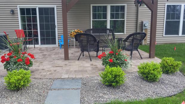 Images Twin Oaks Lawn & Landscape