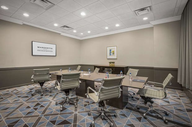 Images The Marquette Hotel, Curio Collection by Hilton