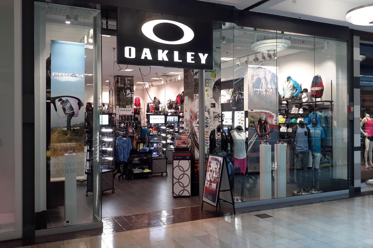 Oakley Store In 9585 SW Washington Square Rd Portland, OR Men's Women's  Sunglasses, Goggles, Apparel 