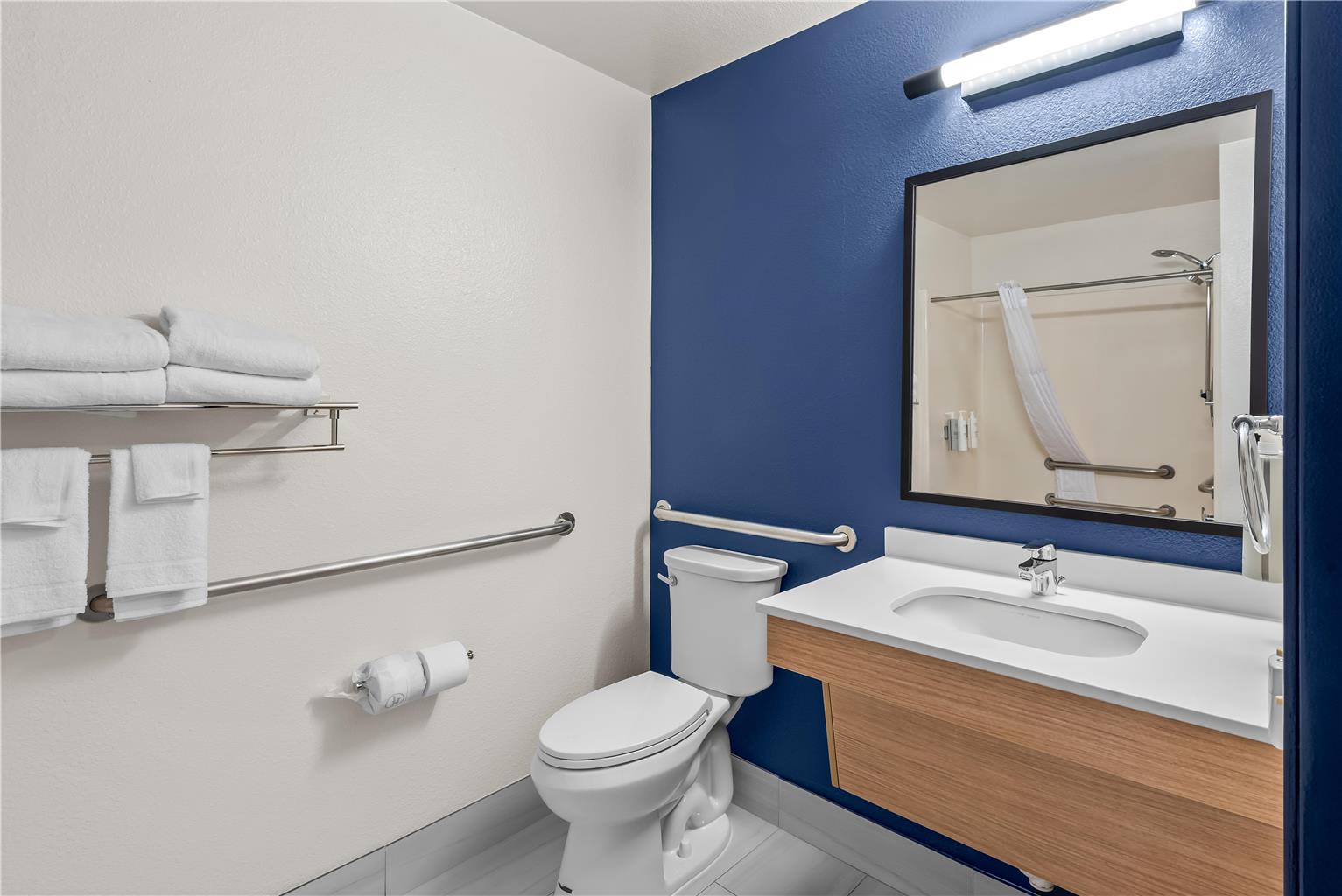 Guest room bath 