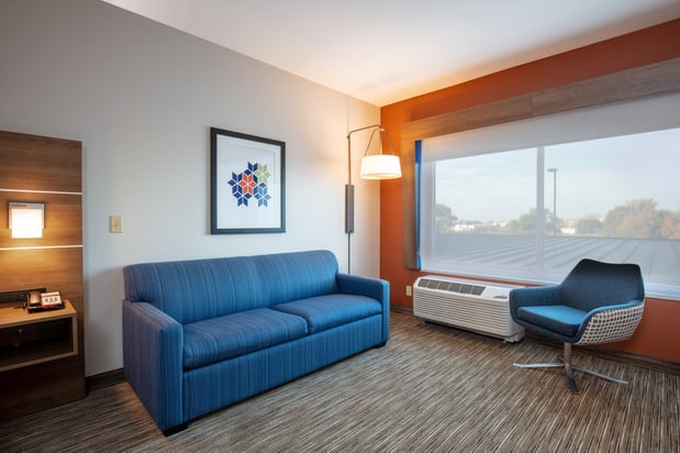 Images Holiday Inn Express & Suites Beloit by IHG