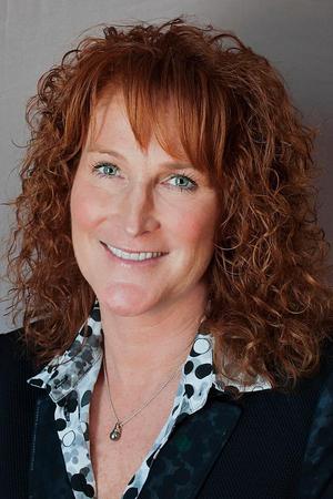 Images Edward Jones - Financial Advisor: Cindy Fremont, AAMS™