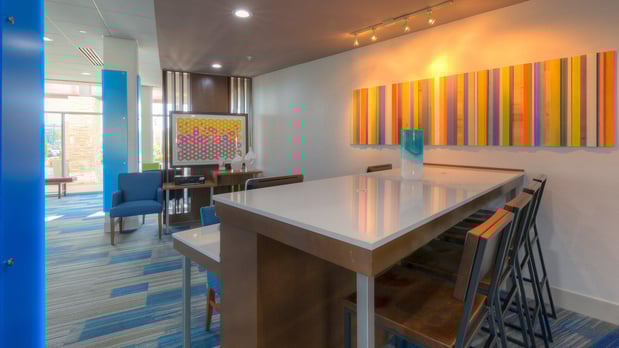 Images Holiday Inn Express & Suites Tulsa Midtown by IHG