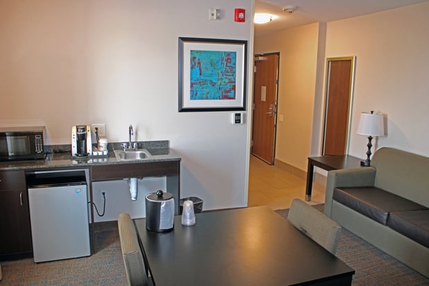 Images Holiday Inn Express & Suites Bakersfield Airport by IHG