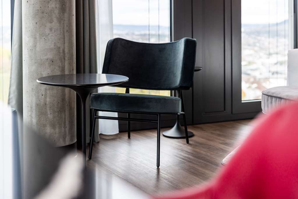 Bilder Radisson Blu Hotel at Porsche Design Tower Stuttgart