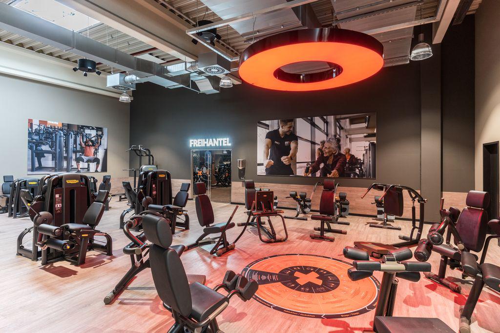 Bild 9 FitX Fitnessstudio in Dortmund