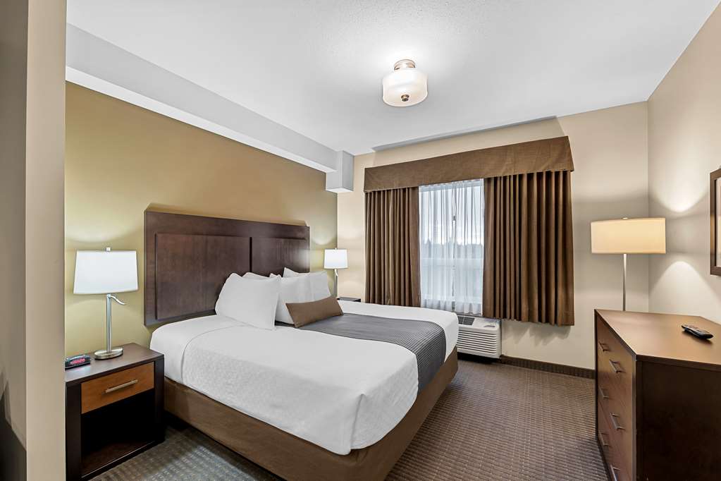 Images Best Western Plus Lacombe Inn & Suites