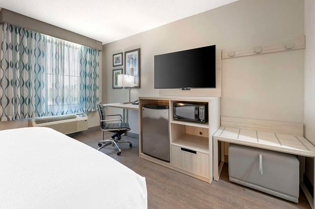 Images Best Western Plus Lafayette Hotel University Area
