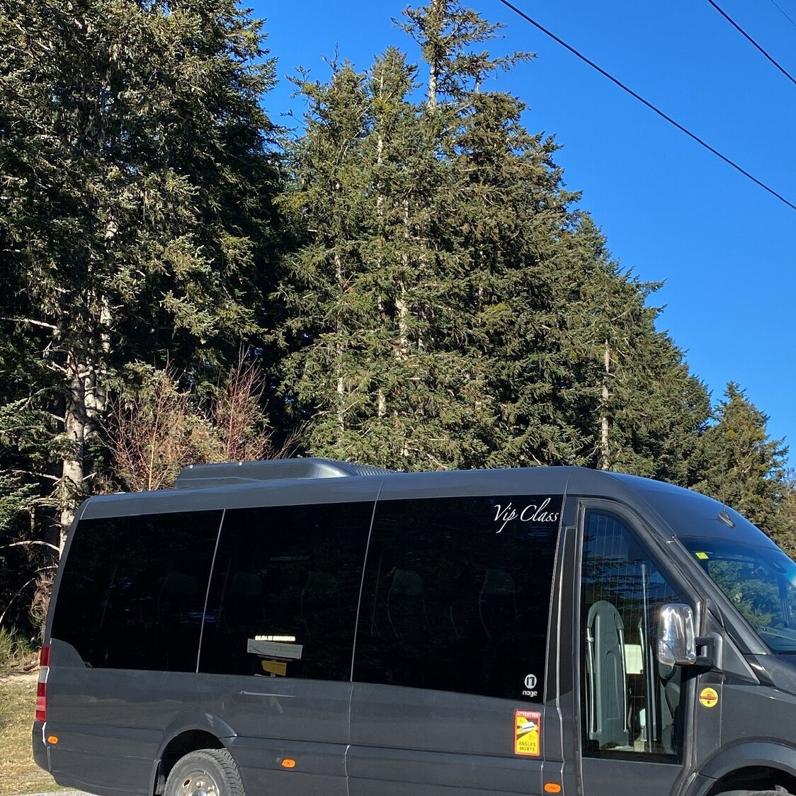 Images Fleet and Goo Minibus