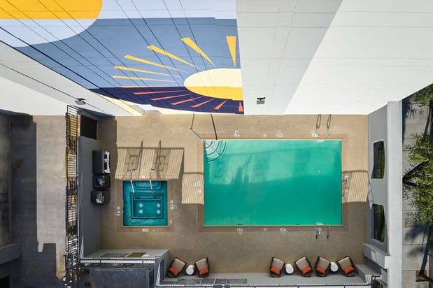 Images Hotel Zessa Orange County Airport, a DoubleTree by Hilton