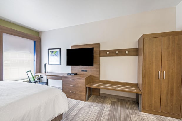 Images Holiday Inn Express & Suites Columbus by IHG