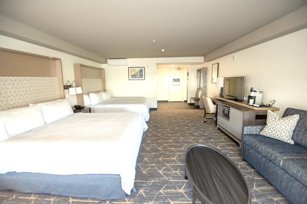Images Holiday Inn & Suites Oakland - Airport by IHG